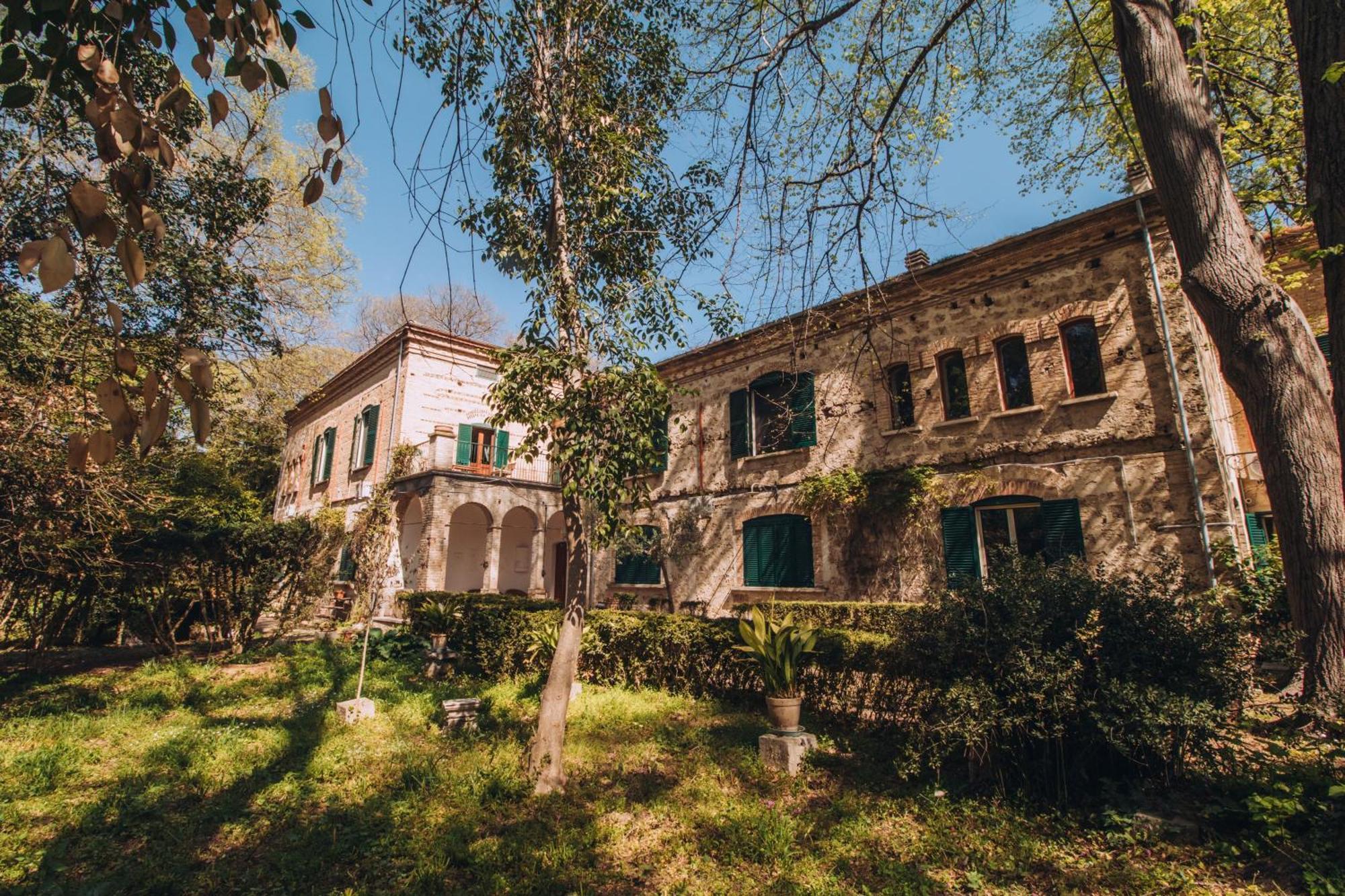 The Baron'S Estate Hotel Torre de' Passeri Exterior photo